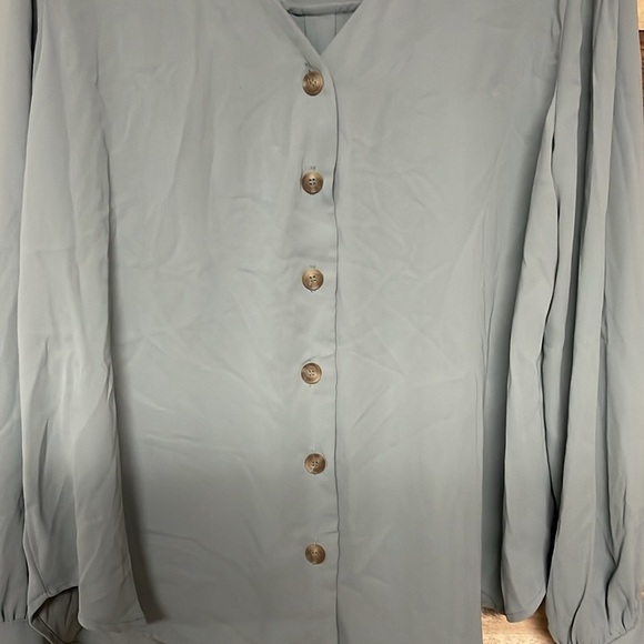 Zenana size 1X button down sage color blouse - Picture 3 of 8